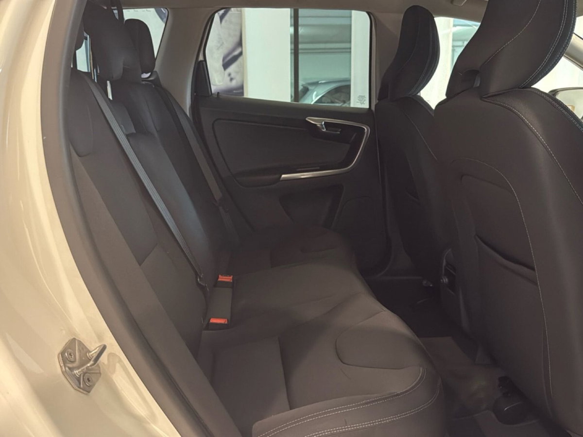 Volvo XC60 D3 Geartronic Momentum (8)