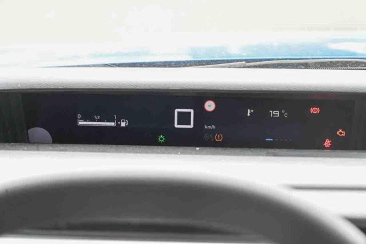 Citroen C3 1.2 puretech turbo Max 100cv s&s (13)