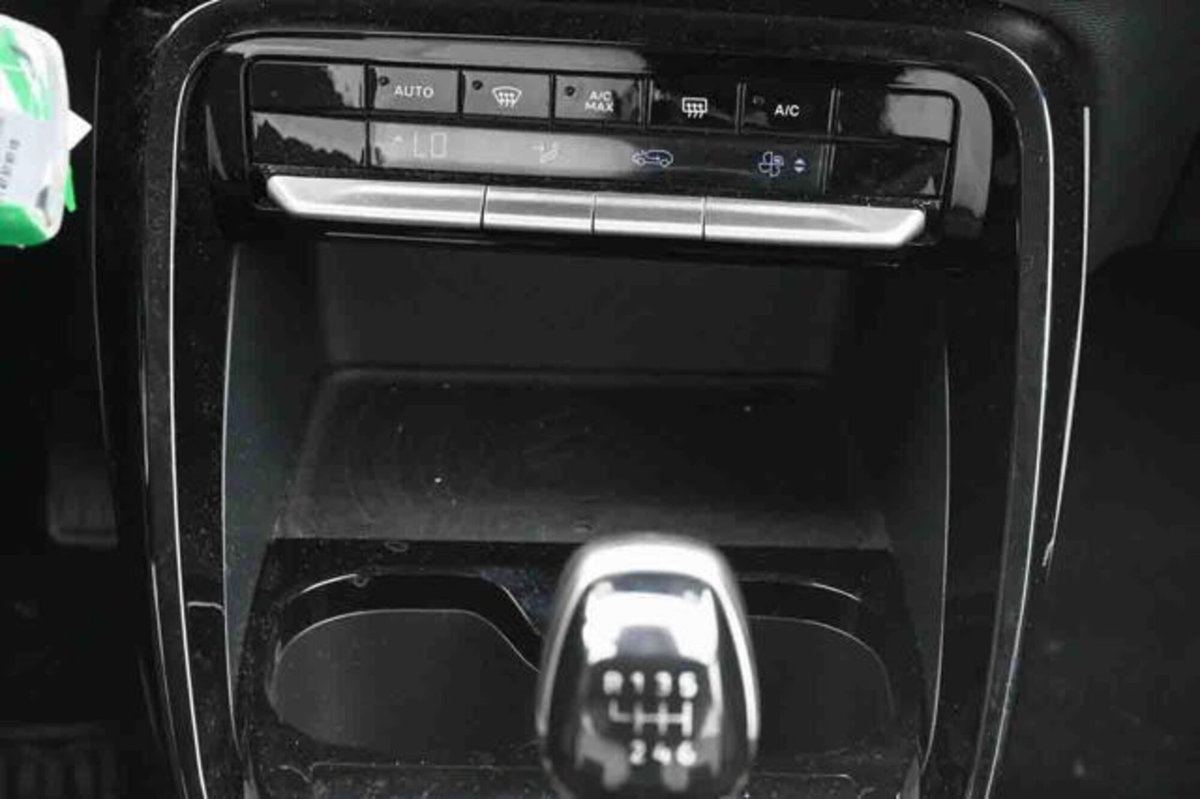 Citroen C3 1.2 puretech turbo Max 100cv s&s (15)