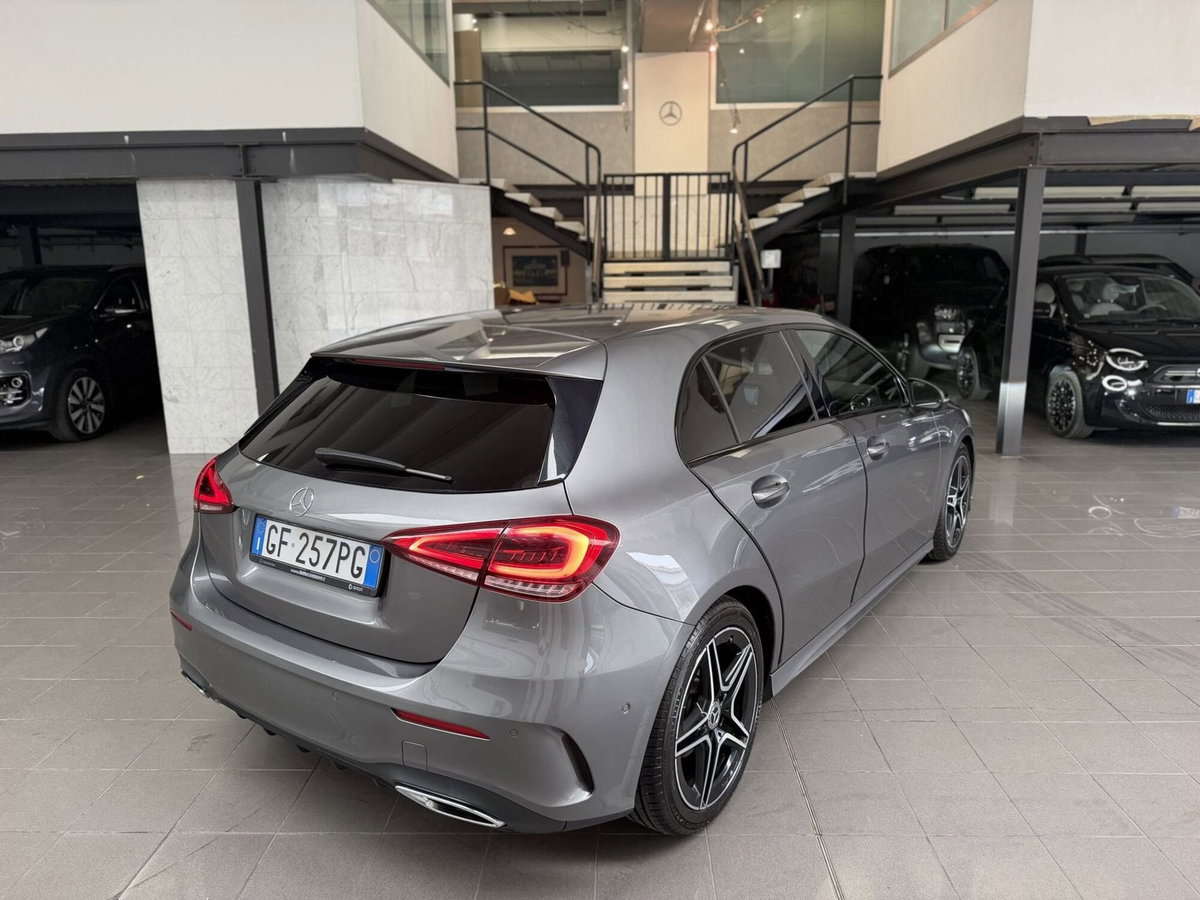 Mercedes-Benz Classe A 180 d Premium (4)