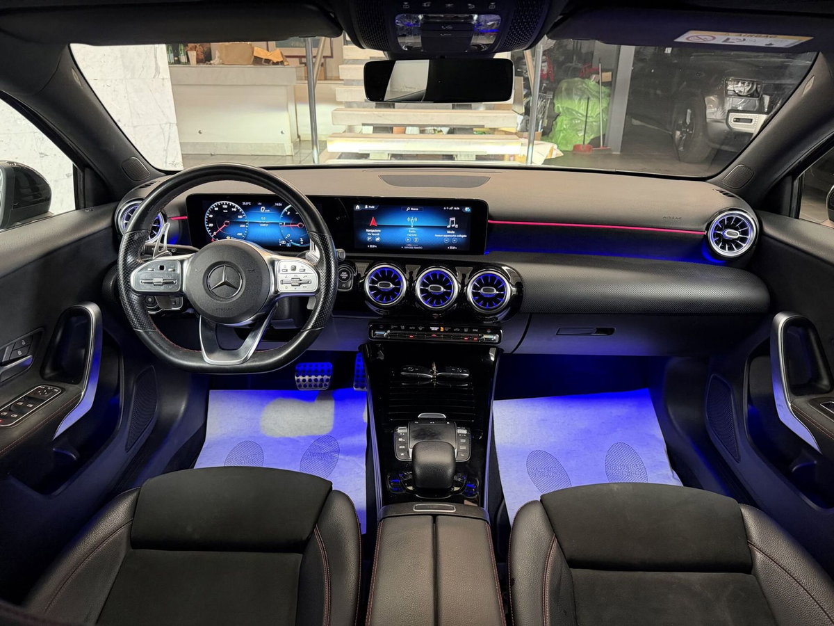Mercedes-Benz Classe A 180 d Premium (9)