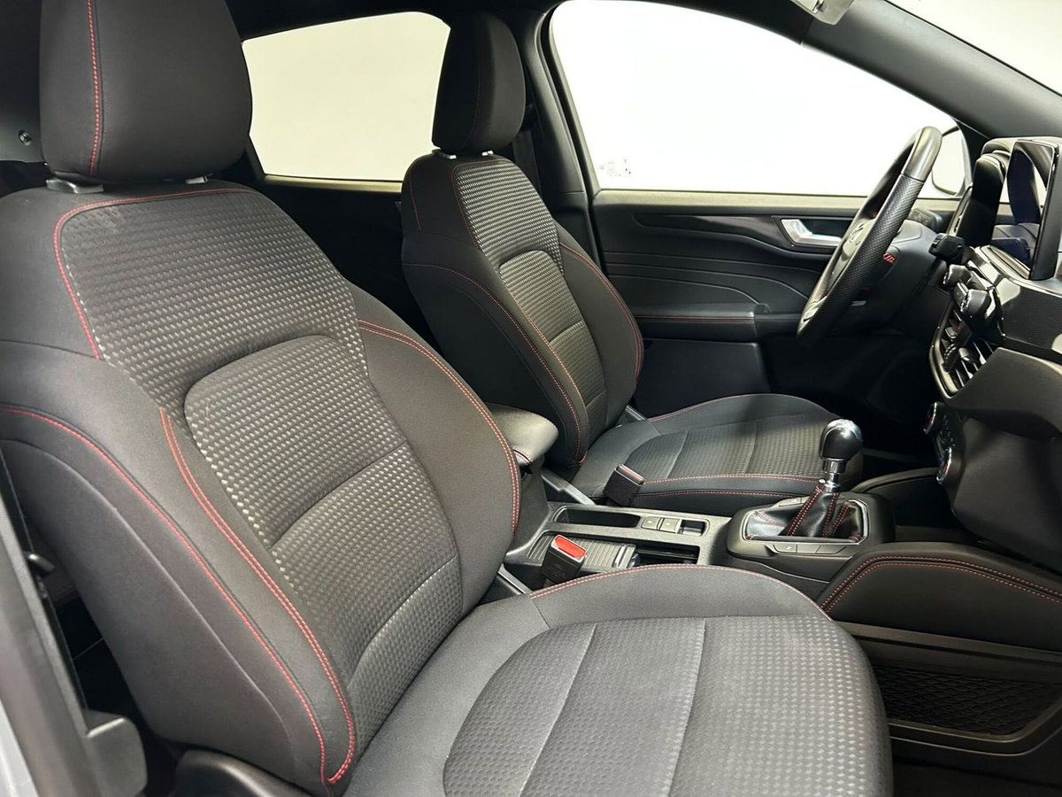 Ford Kuga 1.5 EcoBoost 150 CV 2WD ST-Line (9)