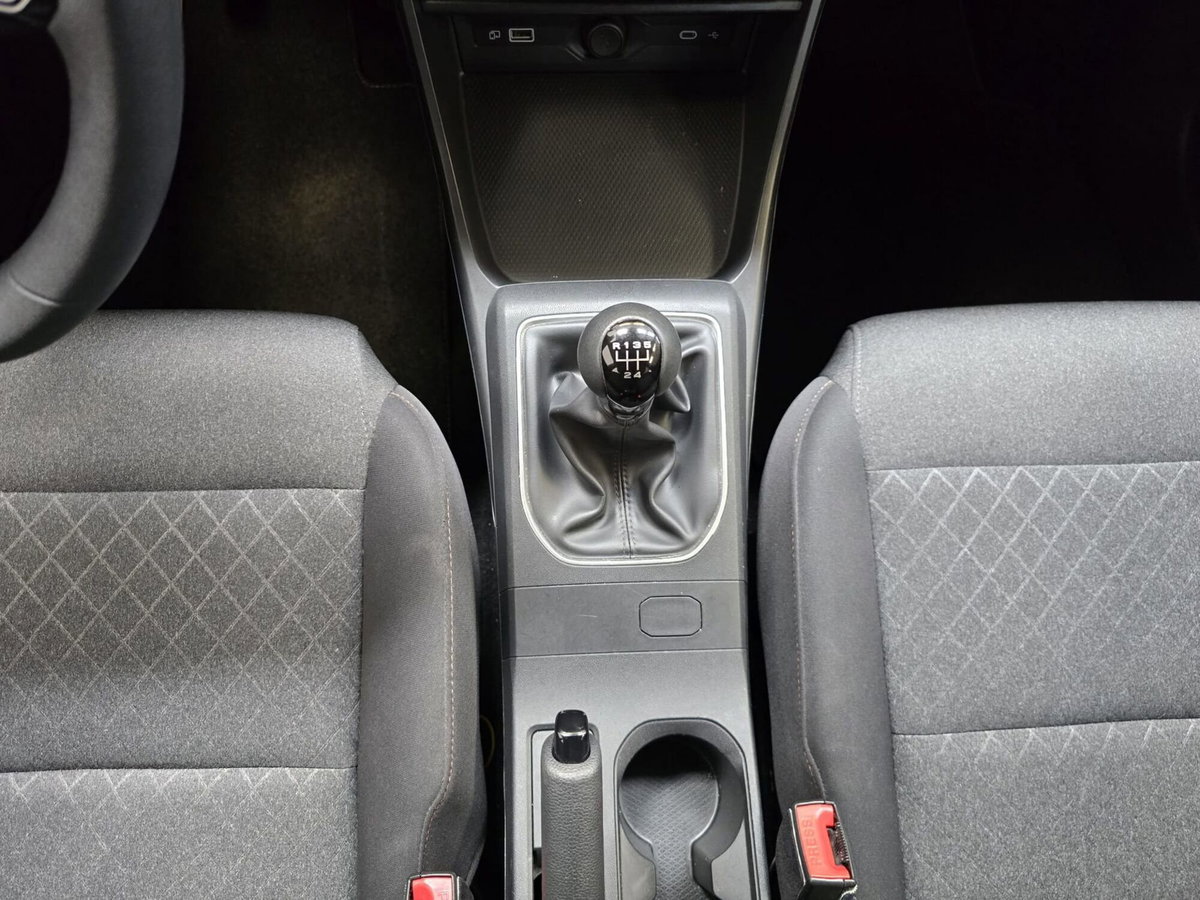 Mg MG3 1.5 hybrid+ Comfort auto (13)