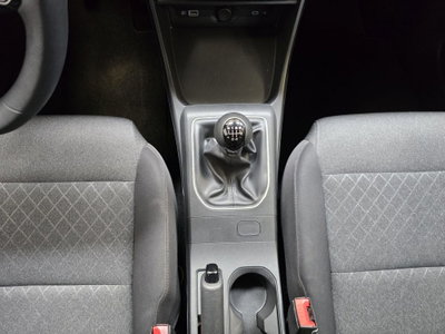 Mg MG3 1.5 hybrid+ Comfort auto (13)