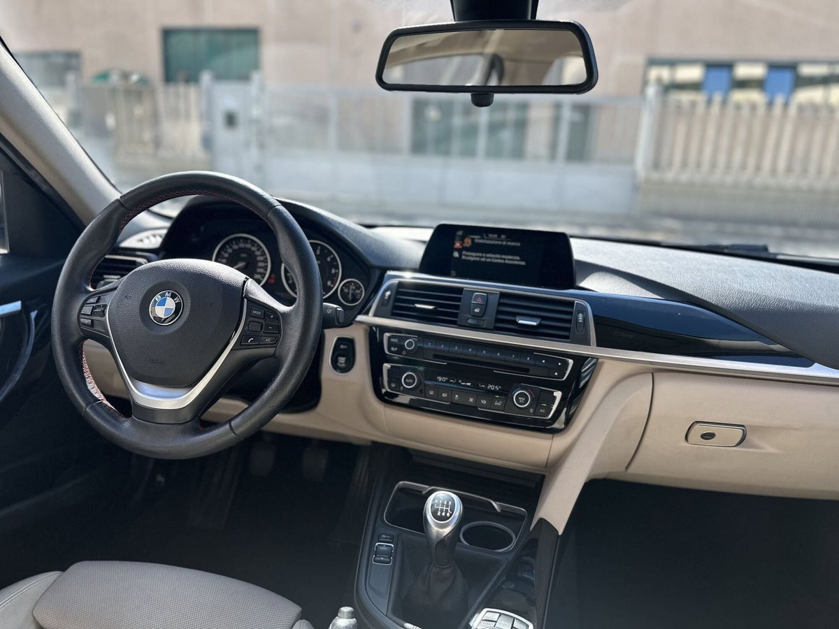 BMW Serie 3 320d Sport (10)