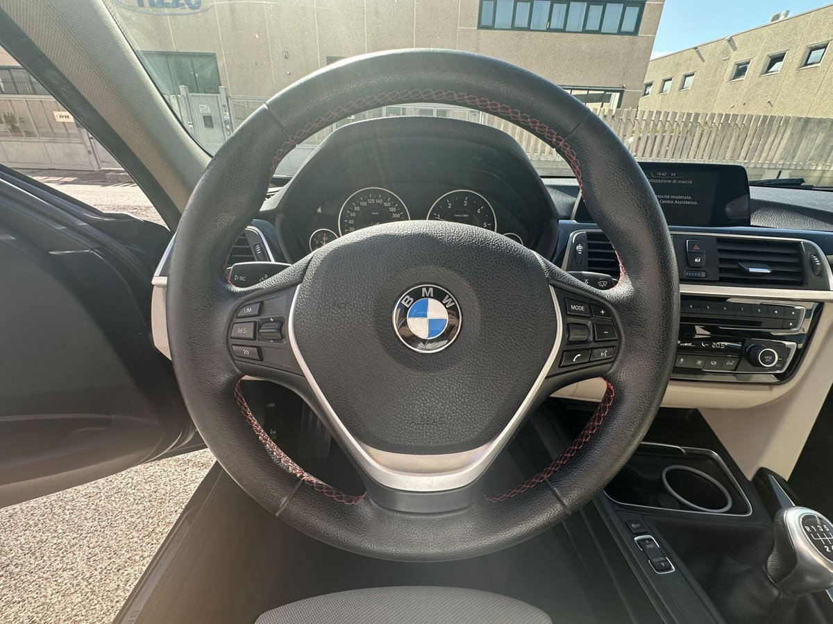 BMW Serie 3 320d Sport (9)