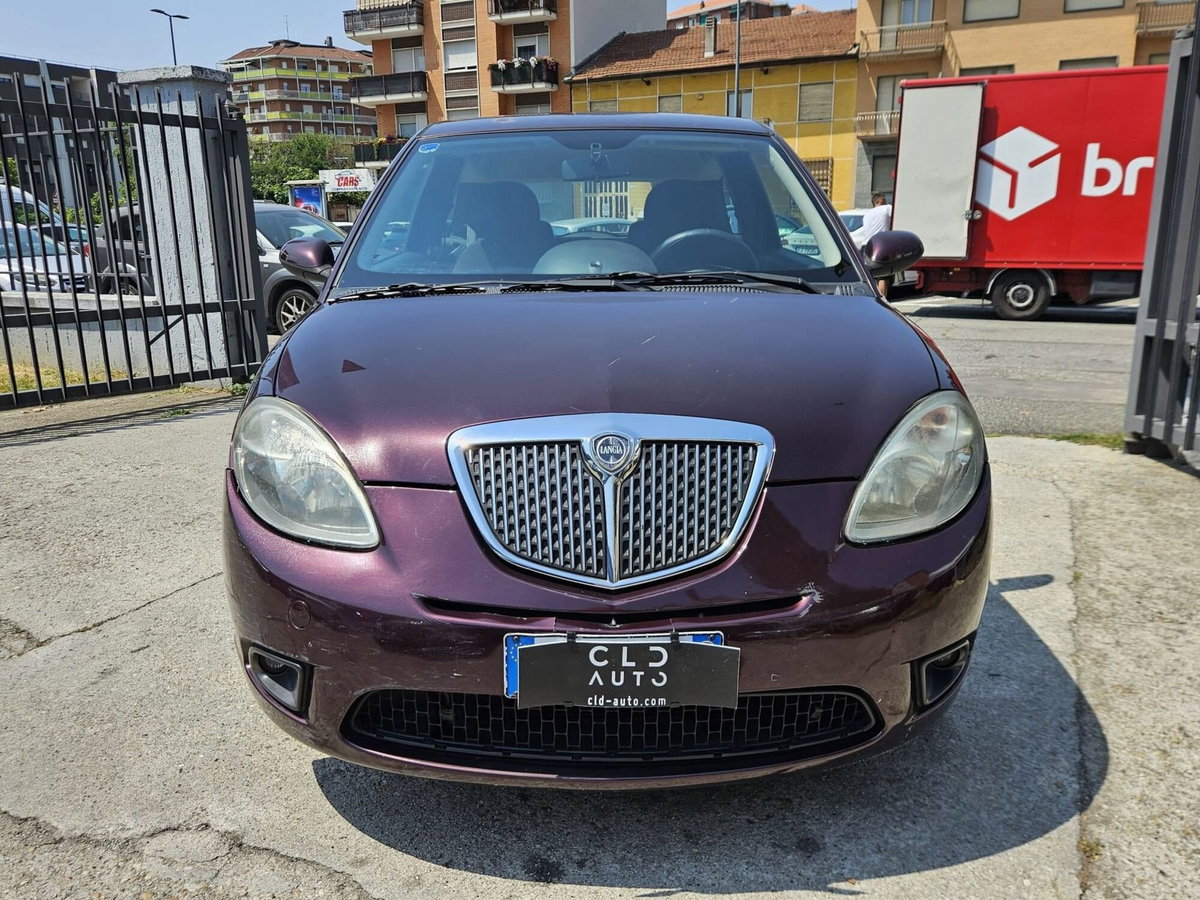Lancia Ypsilon 1.2 (2)
