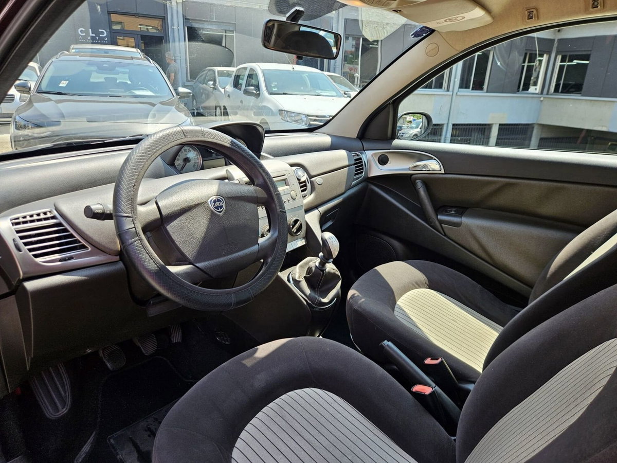 Lancia Ypsilon 1.2 (5)