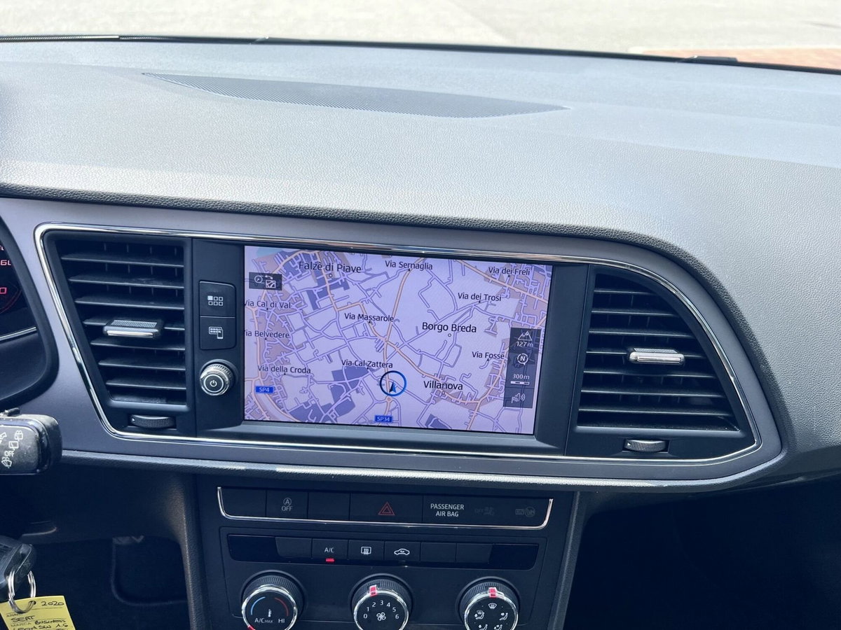 SEAT Leon ST 1.6 TDI 115 CV Business (13)