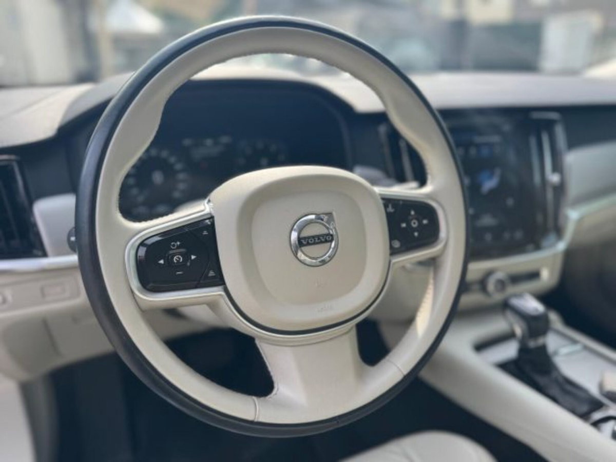 Volvo S90 T4 Geartronic Inscription (13)