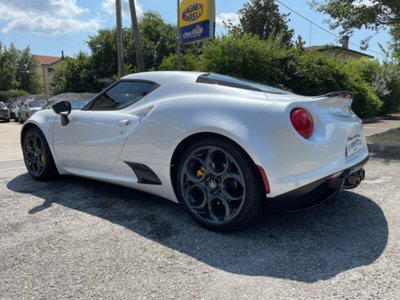 Alfa Romeo 4C Coupé 4C 1750 TBi (4)