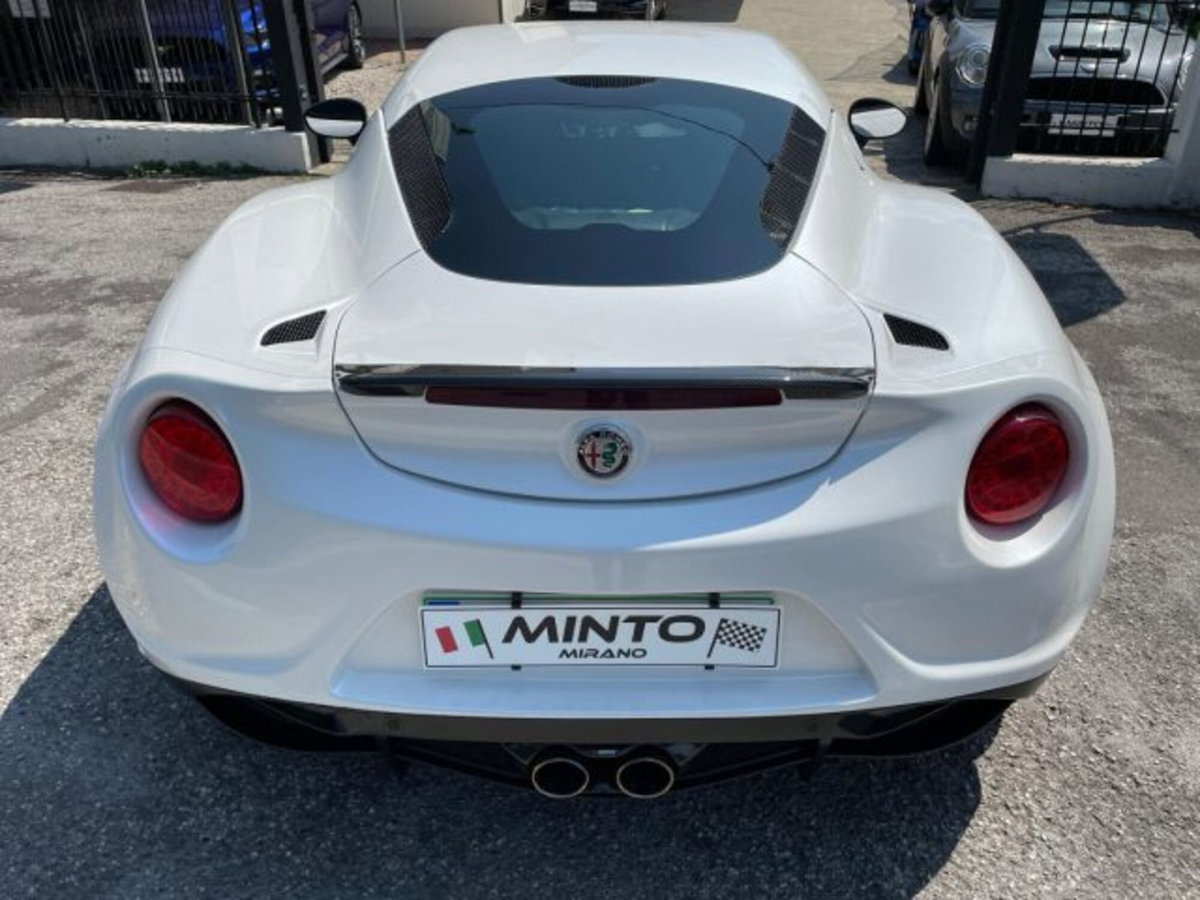 Alfa Romeo 4C Coupé 4C 1750 TBi (5)