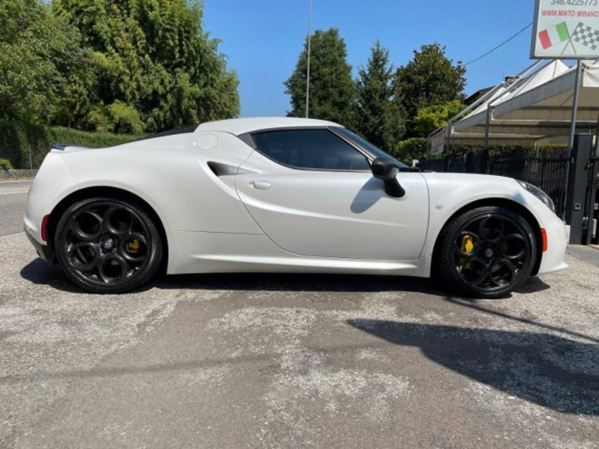 Alfa Romeo 4C Coupé 4C 1750 TBi (7)