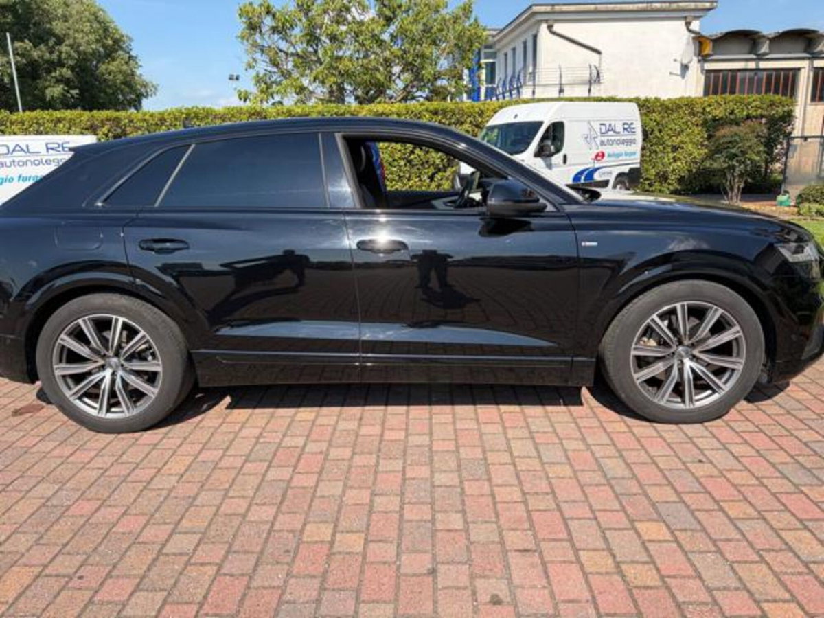 Audi Q8 Q8 45 TDI quattro tiptronic Sport (3)
