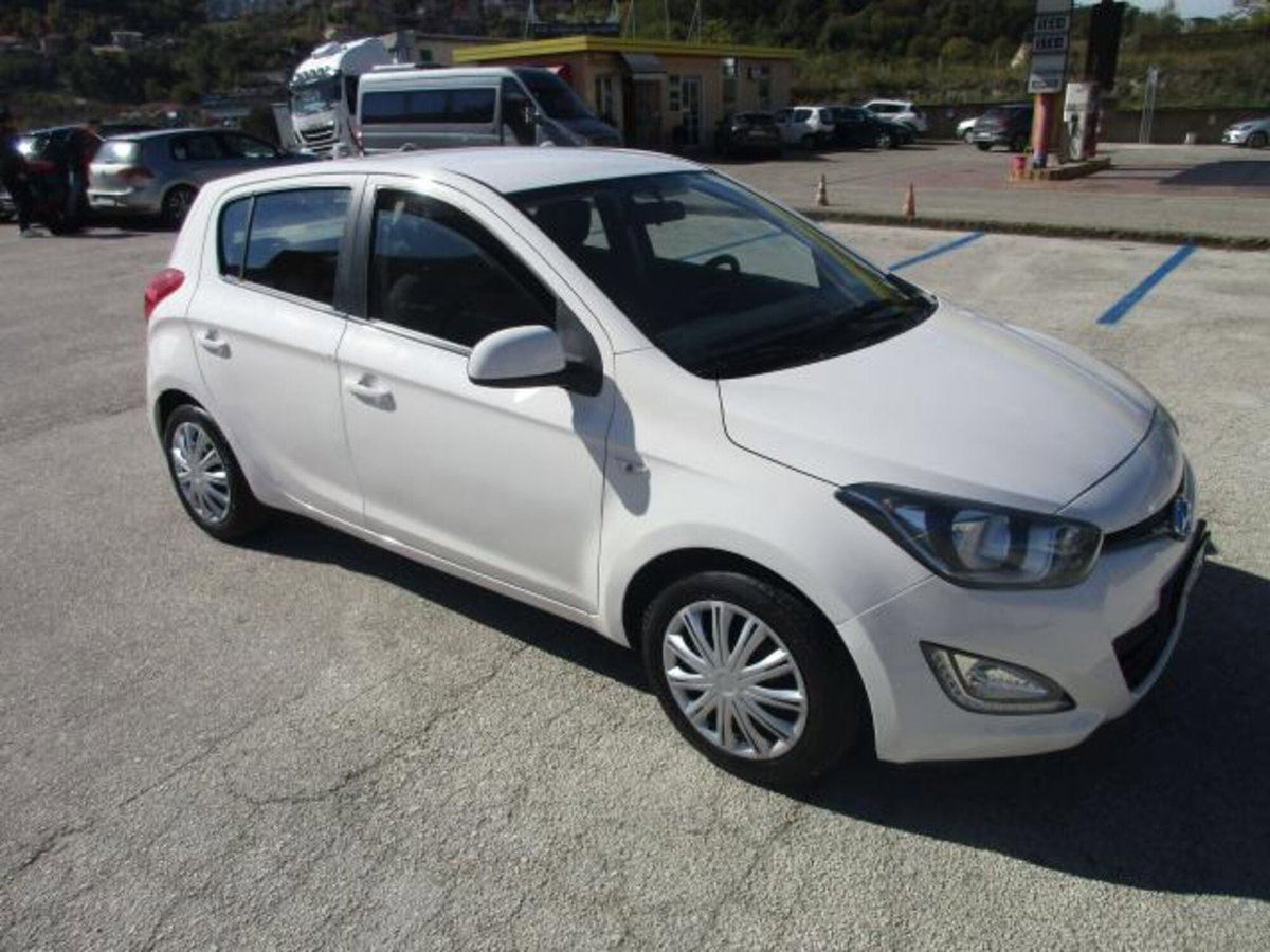 Hyundai i20 1.2 5p. BlueDrive (2)