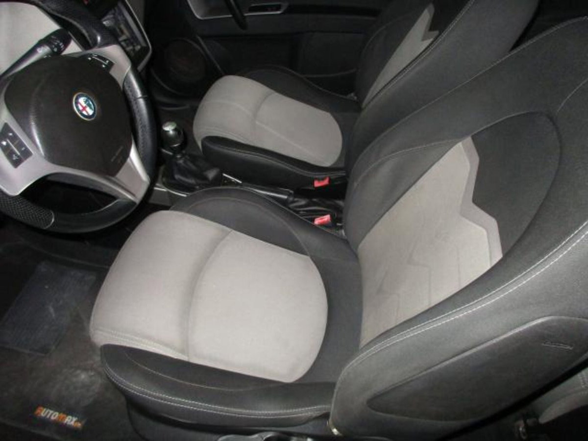 Alfa Romeo MiTo 1.3 JTDm 85 CV S&S Distinctive (4)