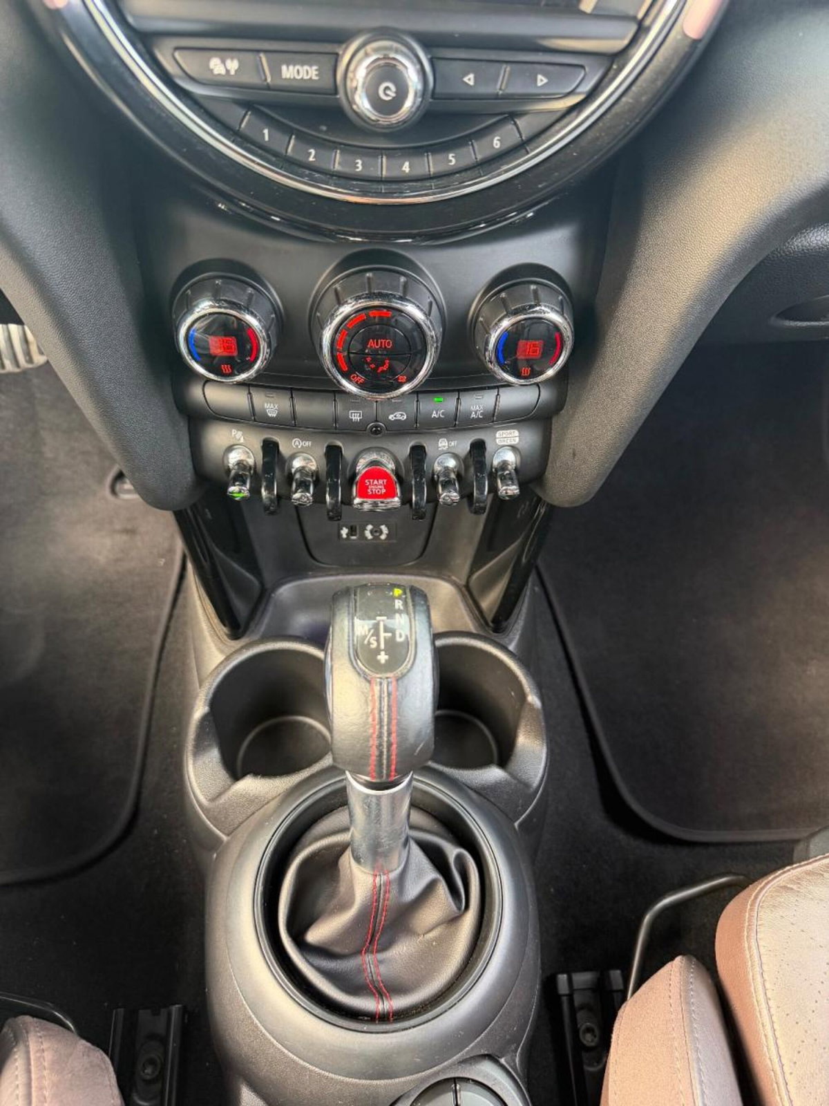 MINI Mini Cabrio 2.0 John Cooper Works Hype Cabrio (17)