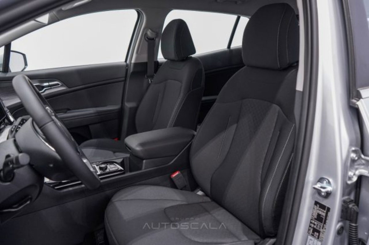 Kia Sportage 1.6 crdi mhev Business dct (9)