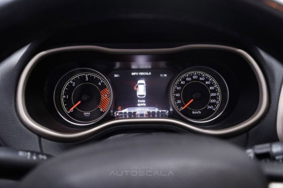 Jeep Cherokee 2.0 Mjt II Limited (15)