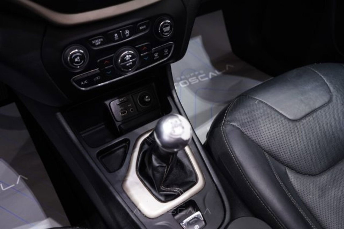 Jeep Cherokee 2.0 Mjt II Limited (18)