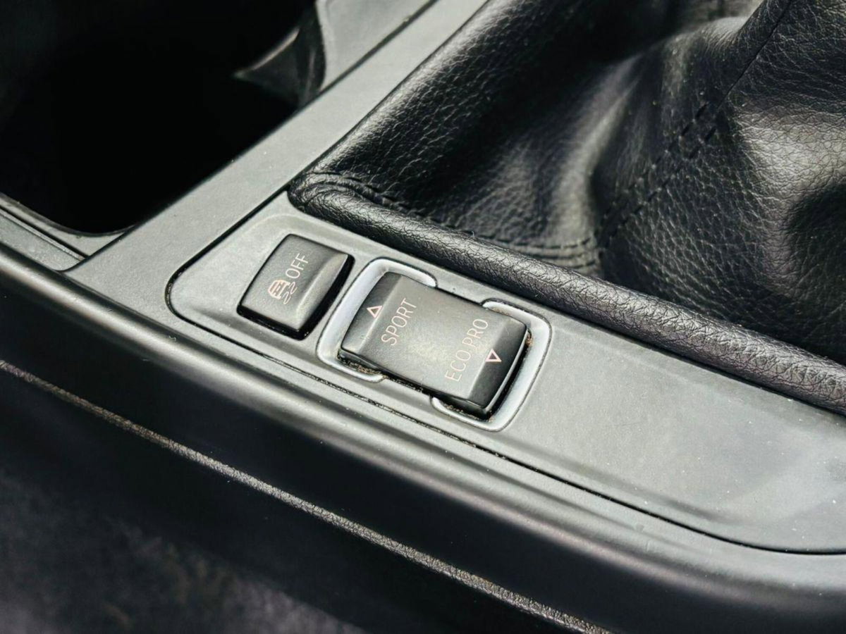 BMW Serie 1 5p. 116d 5p. Efficient Dynamics Urban (16)