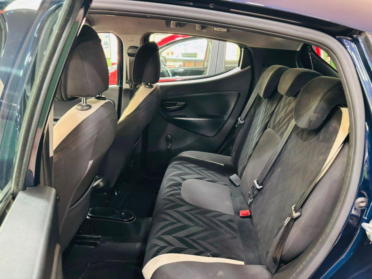 Lancia Ypsilon 1.2 69 CV 5 porte GPL Ecochic Gold (13)