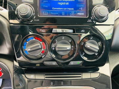 Lancia Ypsilon 1.2 69 CV 5 porte GPL Ecochic Gold (19)