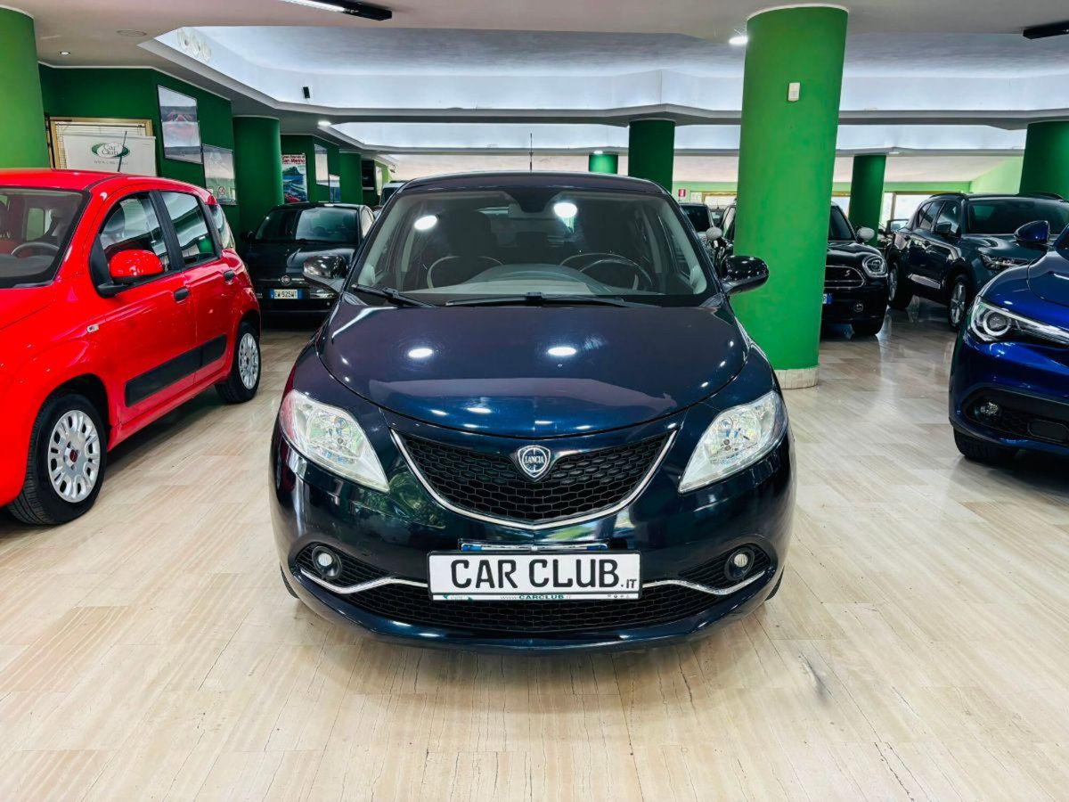 Lancia Ypsilon 1.2 69 CV 5 porte GPL Ecochic Gold (2)