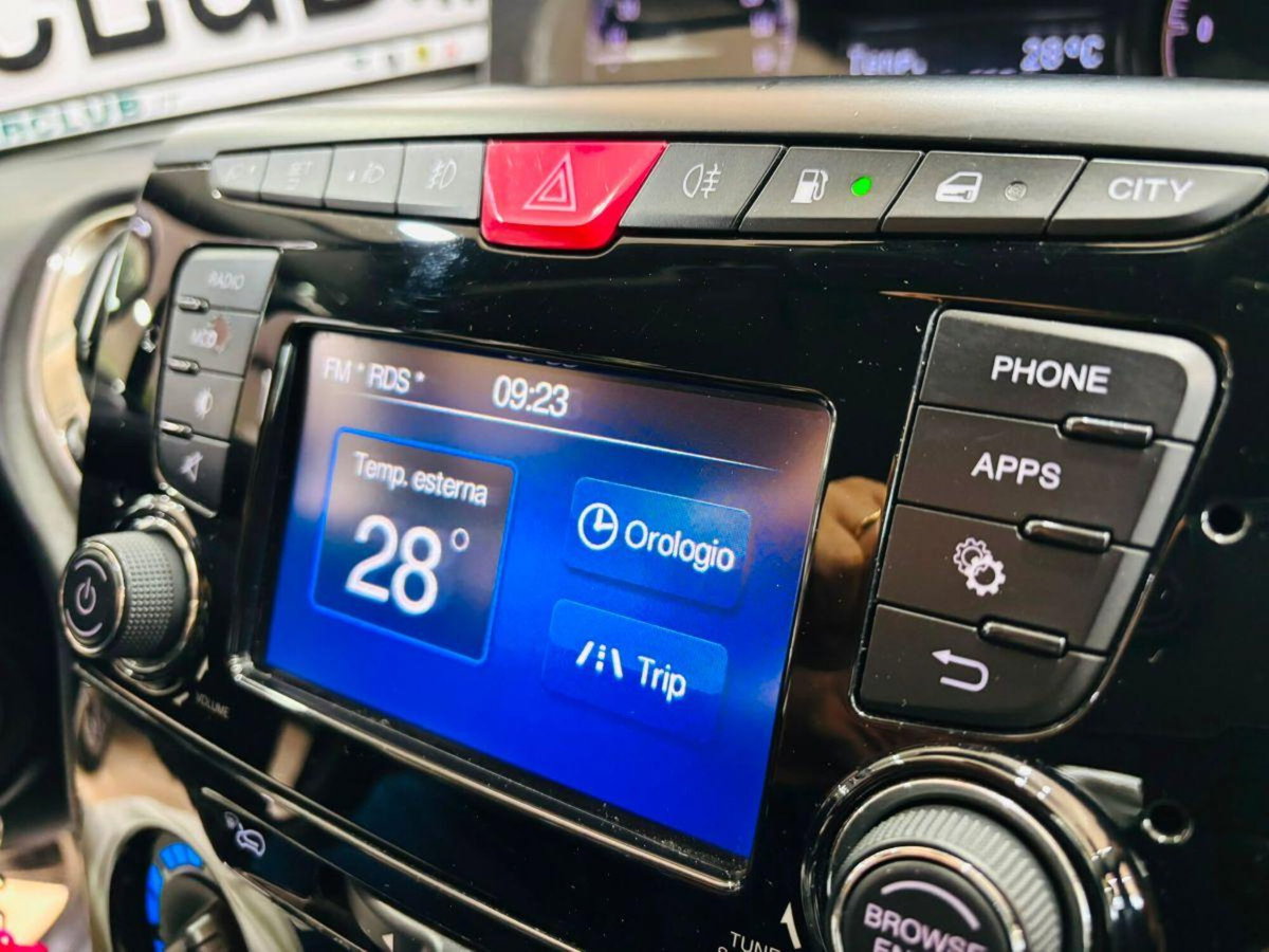 Lancia Ypsilon 1.2 69 CV 5 porte GPL Ecochic Gold (20)