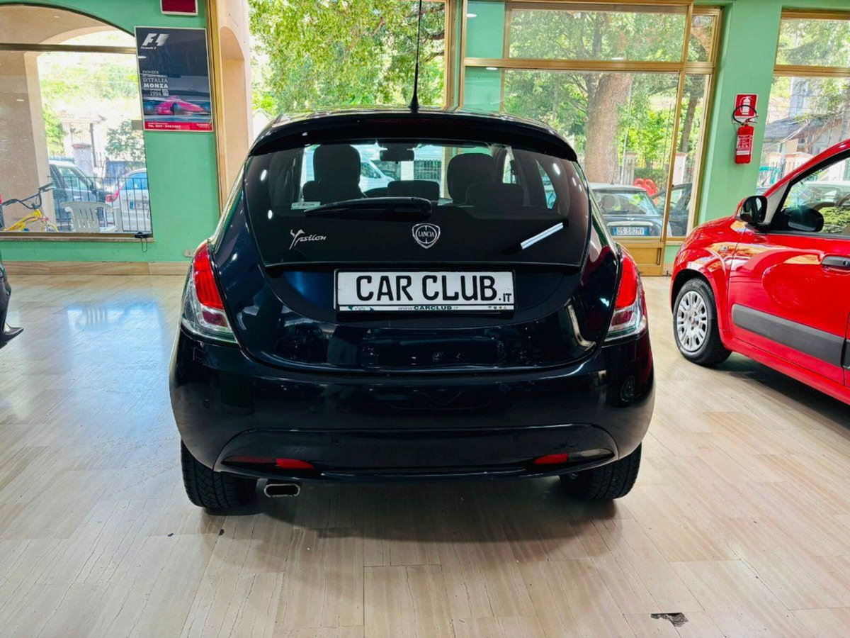 Lancia Ypsilon 1.2 69 CV 5 porte GPL Ecochic Gold (5)
