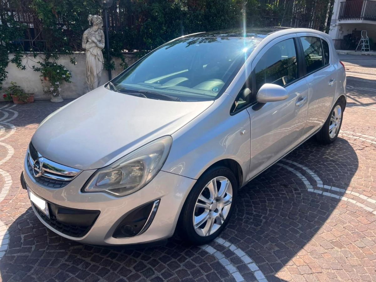 Opel Corsa 1.2 85CV 5 porte GPL-TECH Edition (11)