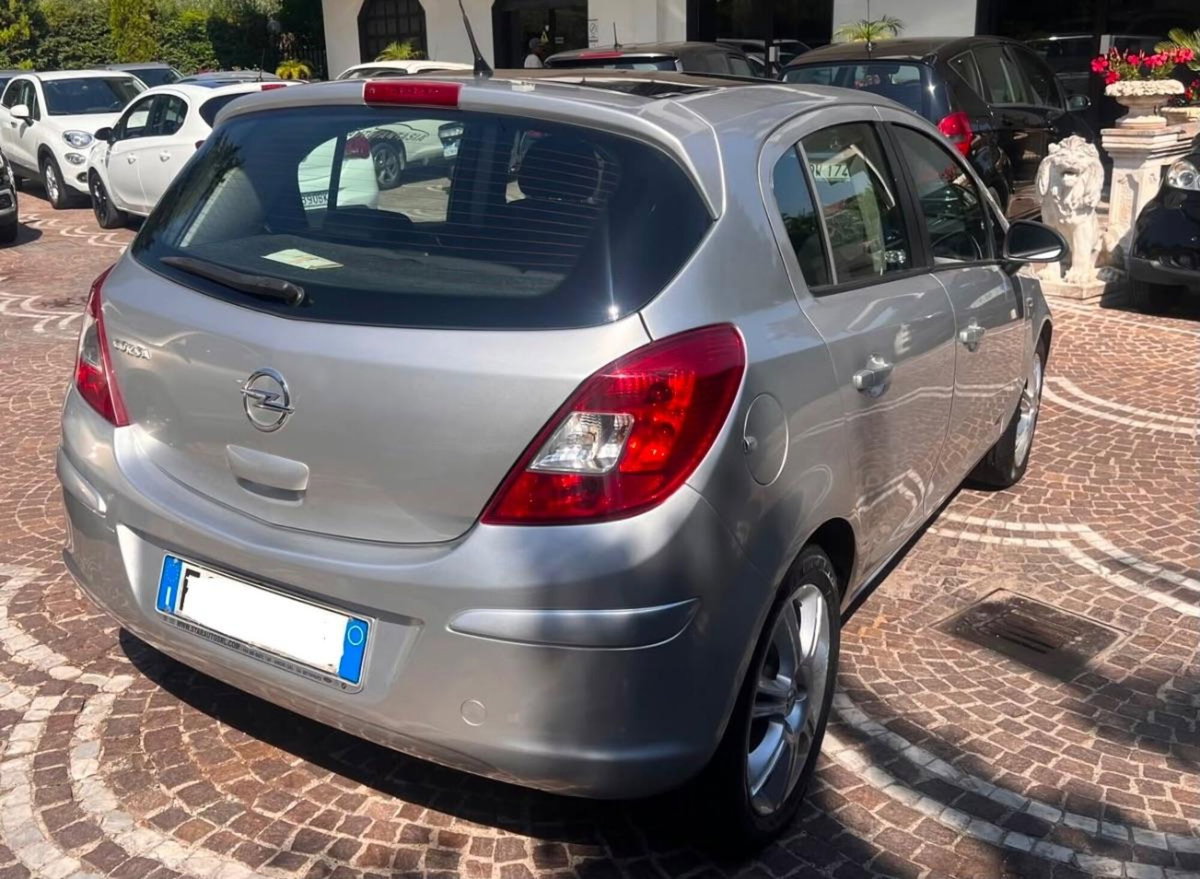 Opel Corsa 1.2 85CV 5 porte GPL-TECH Edition (12)