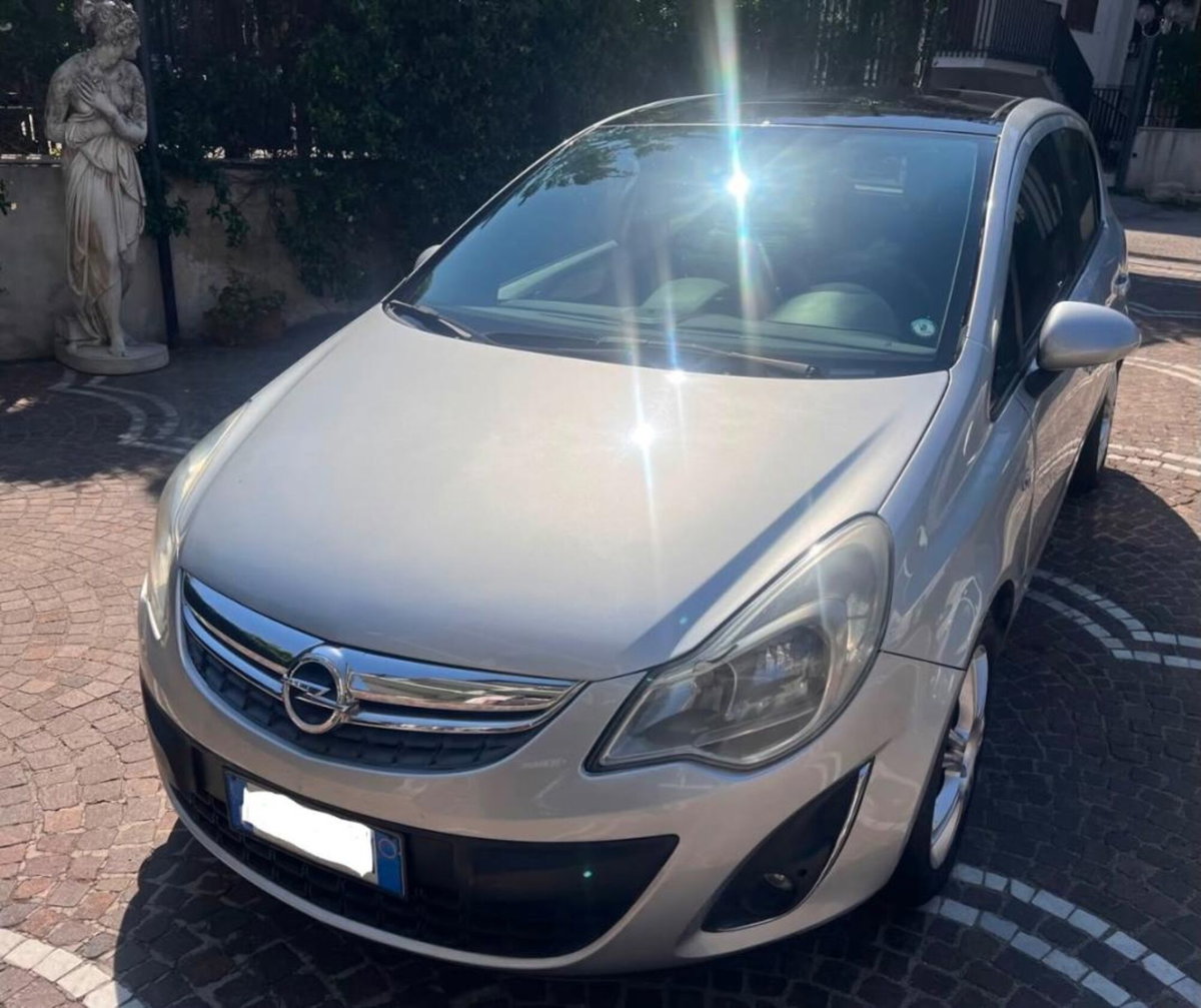 Opel Corsa 1.2 85CV 5 porte GPL-TECH Edition (13)