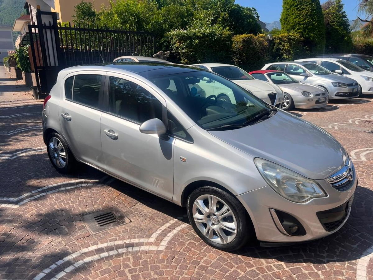 Opel Corsa 1.2 85CV 5 porte GPL-TECH Edition (2)