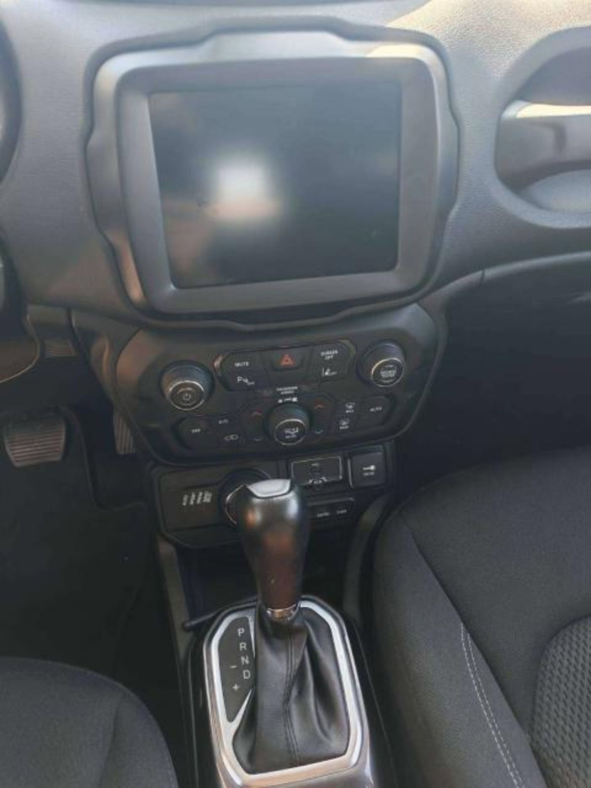 Jeep Renegade 1.3 T4 190CV PHEV 4xe AT6 Limited (12)