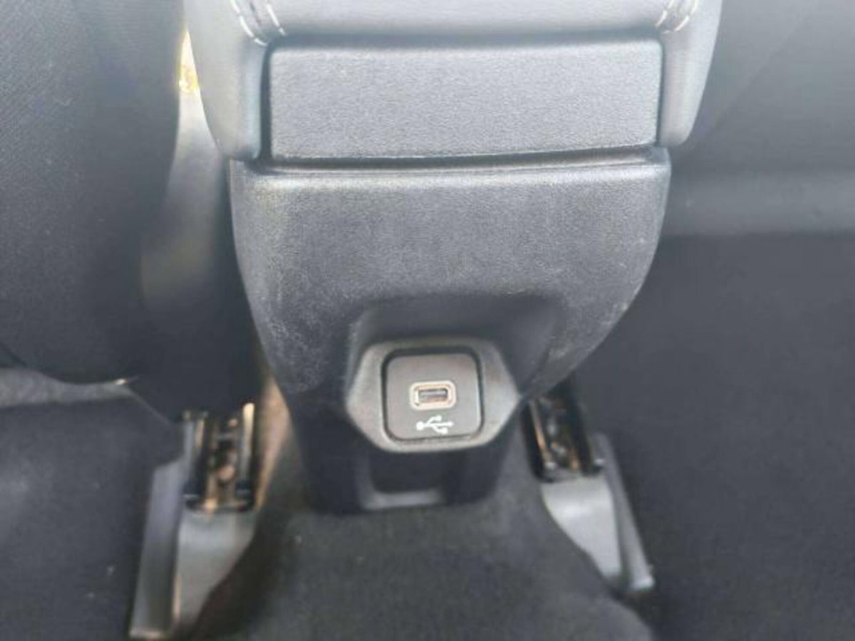 Jeep Renegade 1.3 T4 190CV PHEV 4xe AT6 Limited (15)