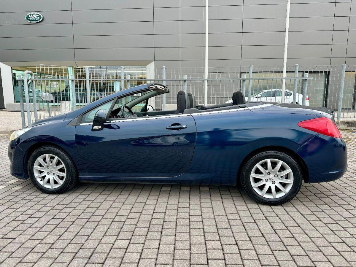 Peugeot 308 Cabrio 1.6 HDi 112CV CC Féline (2)