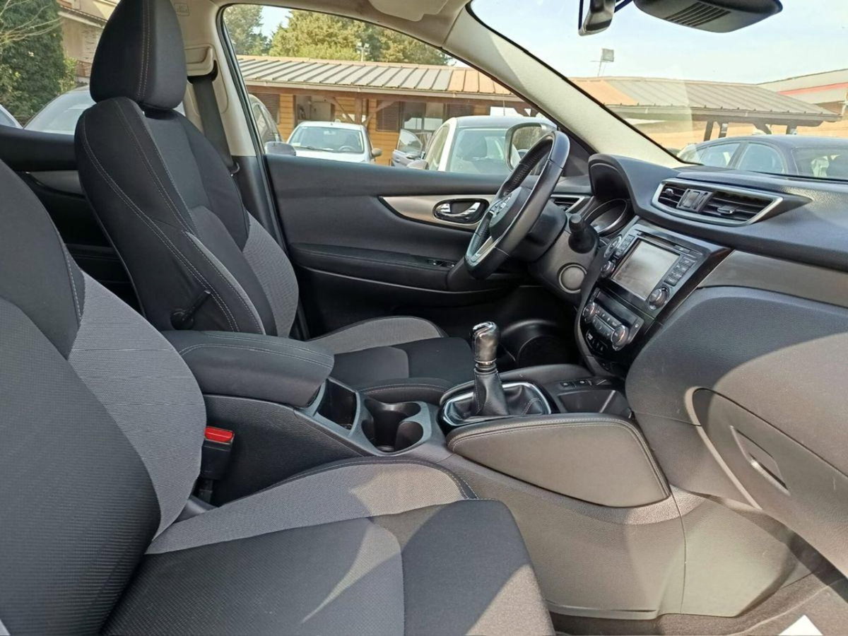 Nissan Qashqai 1.5 dCi Tekna (17)