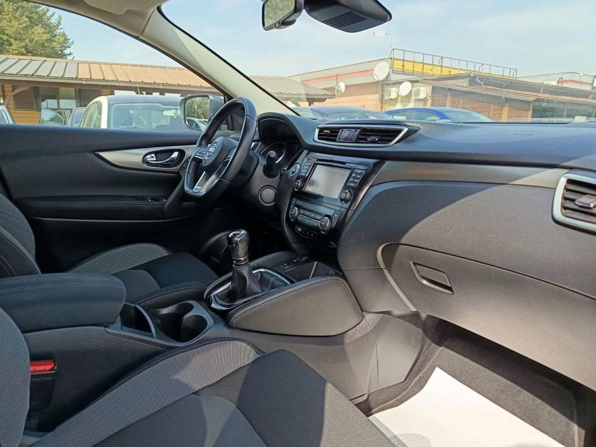 Nissan Qashqai 1.5 dCi Tekna (18)