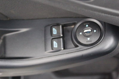 Ford Fiesta 1.0 80CV 5 porte (19)