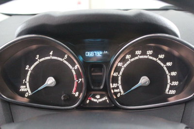 Ford Fiesta 1.0 80CV 5 porte (9)