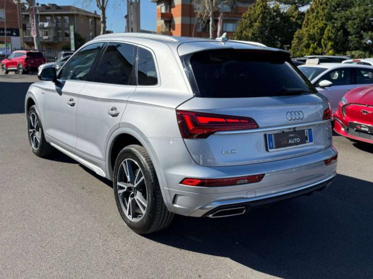 Audi Q5 40 2.0 tdi mhev 12V Identity Black quattro s-tronic (4)