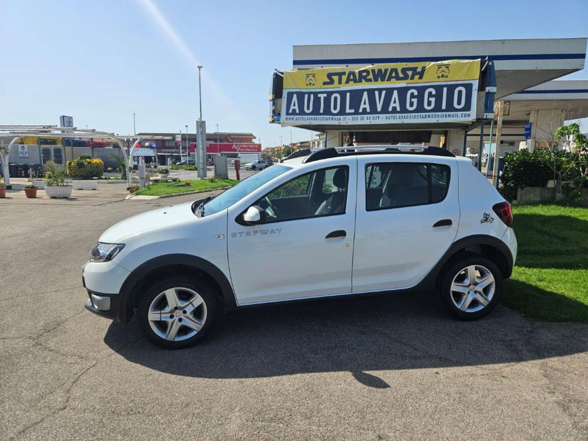 Dacia Sandero 0.9 TCe 12V 90CV Start&Stop SS Ambiance Family (4)