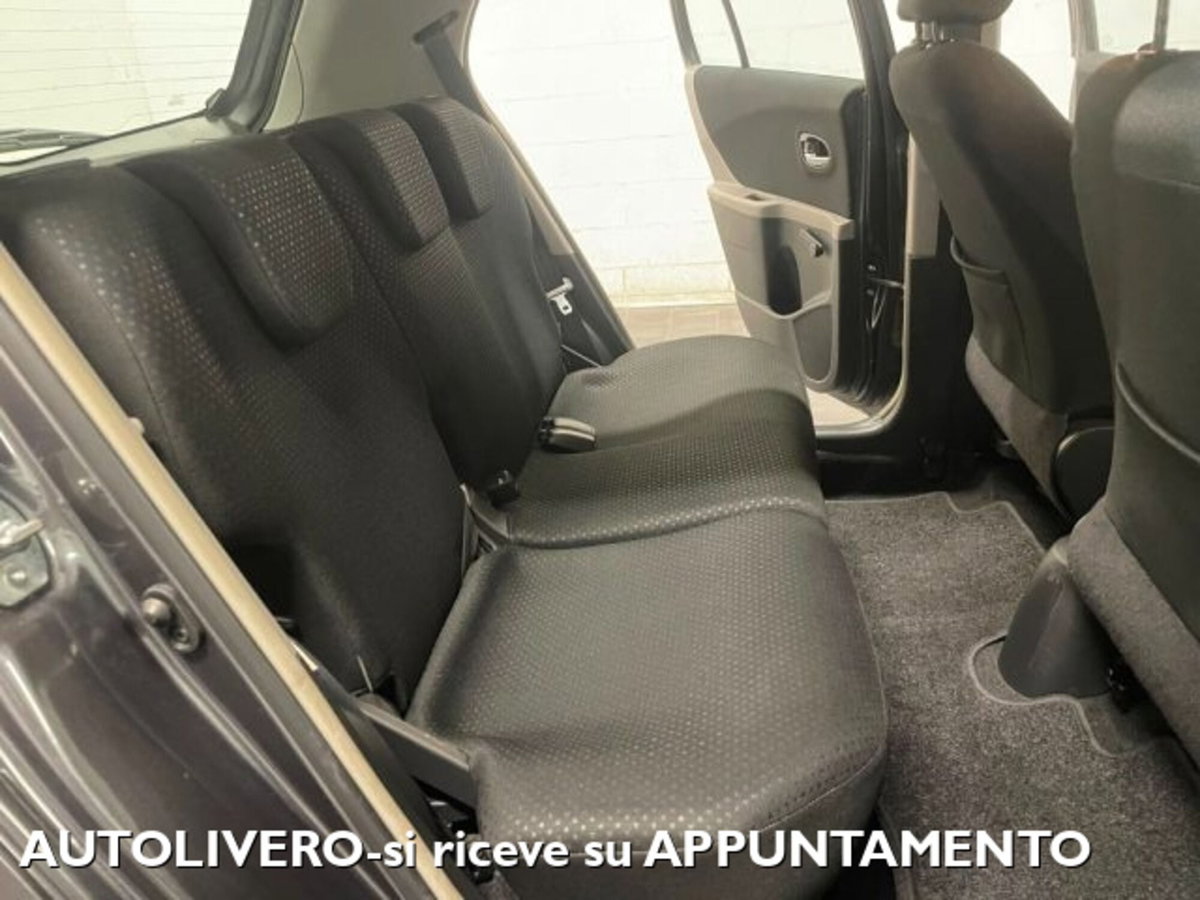 Toyota Yaris 1.0 5 porte Sol (11)