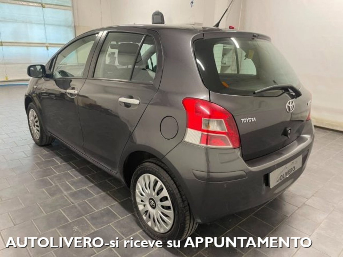 Toyota Yaris 1.0 5 porte Sol (3)