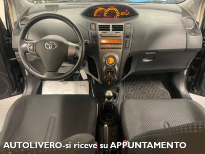 Toyota Yaris 1.0 5 porte Sol (7)