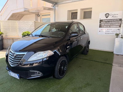 Lancia Ypsilon 0.9 TwinAir 5 porte Metano Ecochic Silver