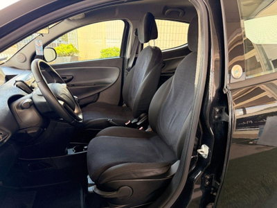 Lancia Ypsilon 0.9 TwinAir 5 porte Metano Ecochic Silver (10)