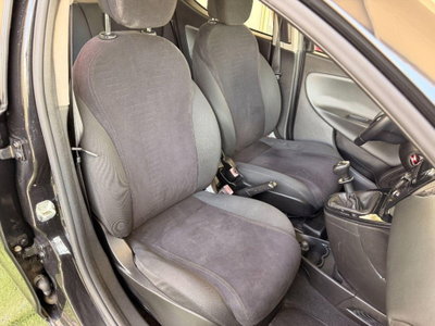 Lancia Ypsilon 0.9 TwinAir 5 porte Metano Ecochic Silver (12)