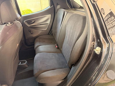 Lancia Ypsilon 0.9 TwinAir 5 porte Metano Ecochic Silver (13)